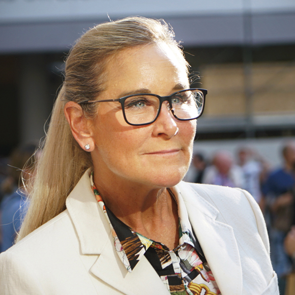Business Leaders - Angela Ahrendts